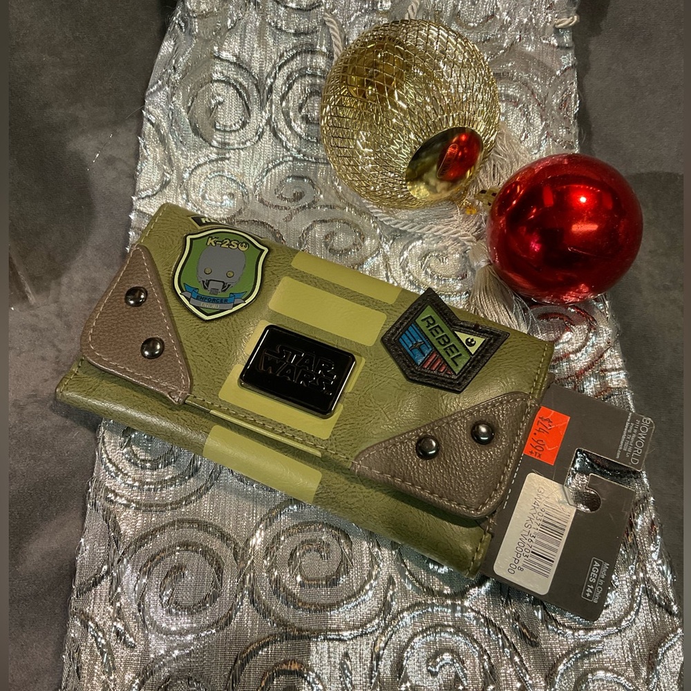 NWT STAR WARS ROUGE ONE GIRLS WALLET